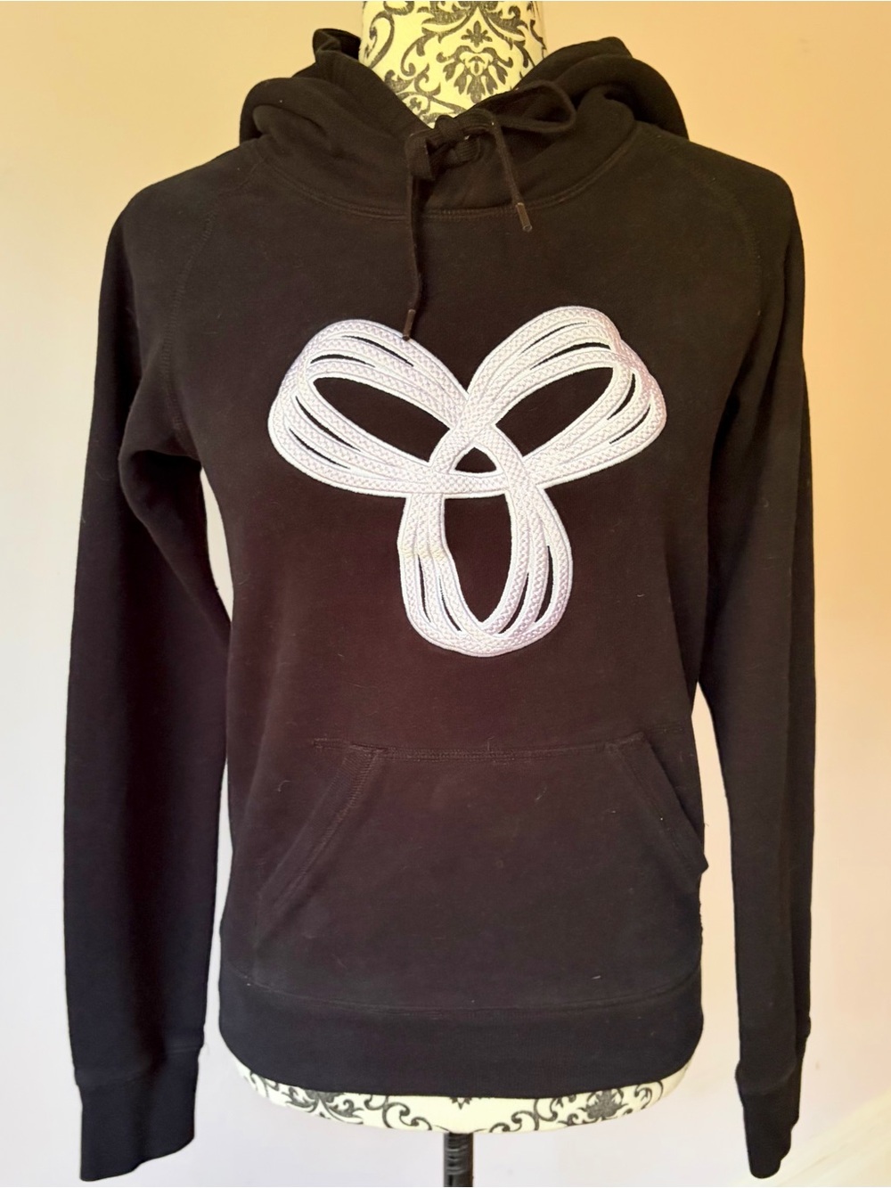 TNA Graphic Pullover Hoodie in Black & White Size XXS